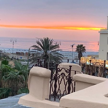 Rome, Beautiful Apartment In A Vintage Building Lido di Ostia Luaran gambar