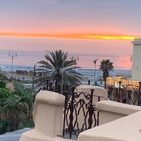 Rome, Beautiful Apartment In A Vintage Building Lido di Ostia Luaran gambar