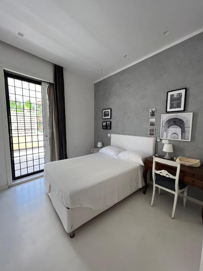 Rome, Beautiful Apartment In A Vintage Building Lido di Ostia Luaran gambar