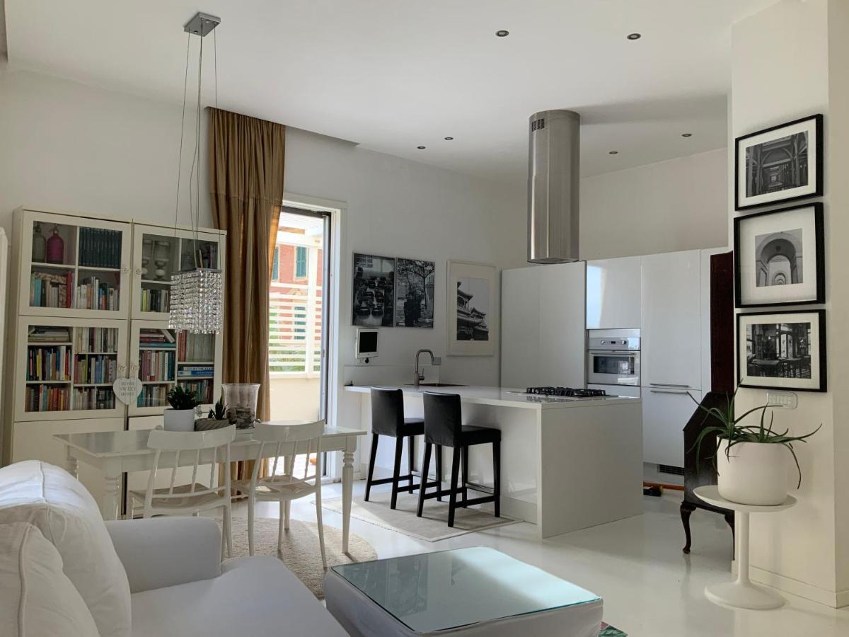 Rome, Beautiful Apartment In A Vintage Building Lido di Ostia Luaran gambar