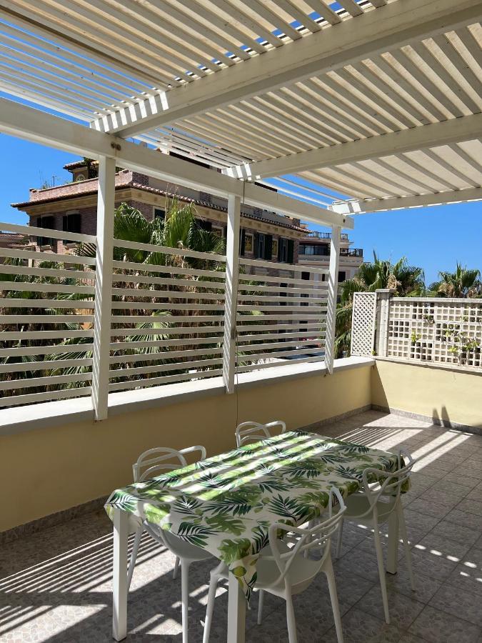 Rome, Beautiful Apartment In A Vintage Building Lido di Ostia Luaran gambar