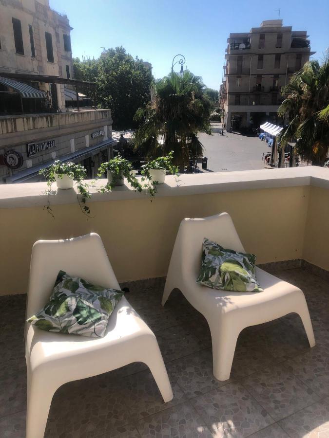 Rome, Beautiful Apartment In A Vintage Building Lido di Ostia Luaran gambar