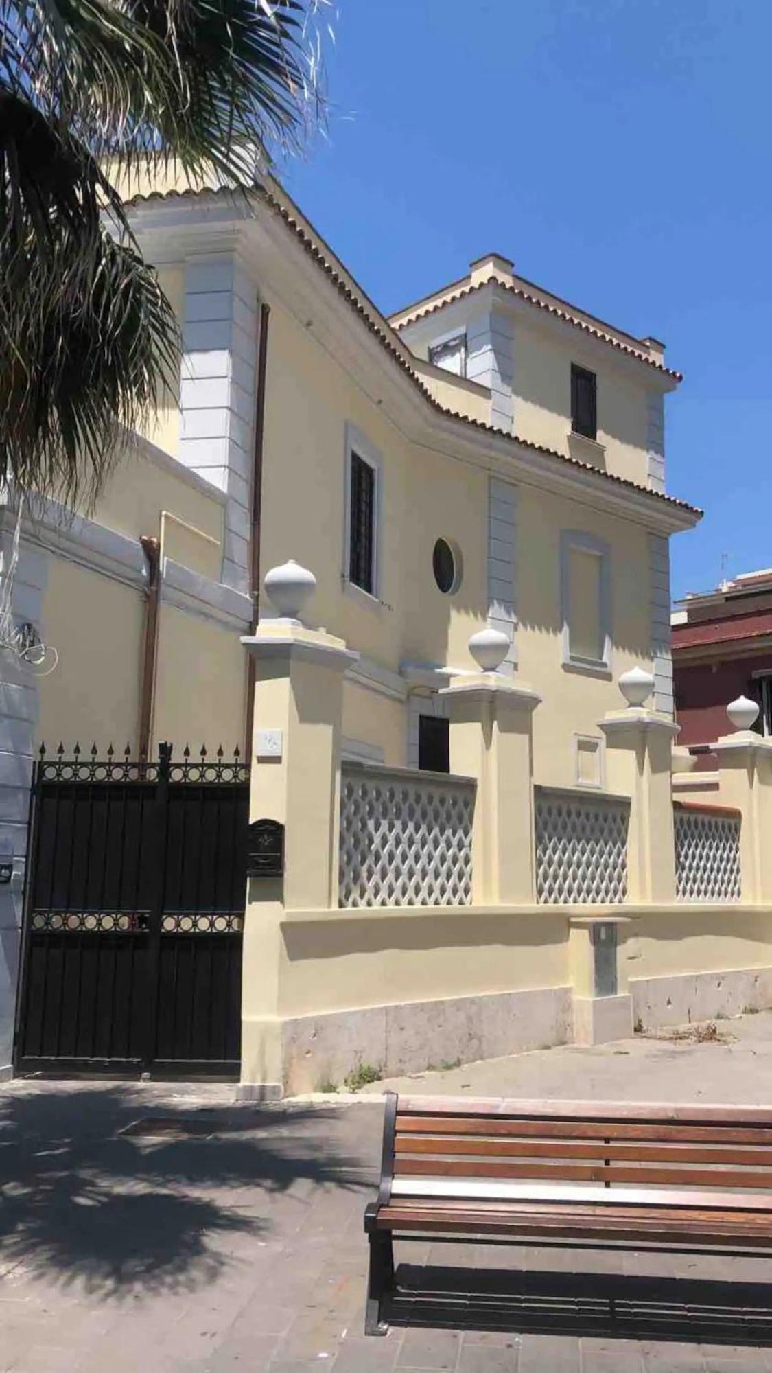 Rome, Beautiful Apartment In A Vintage Building Lido di Ostia Luaran gambar
