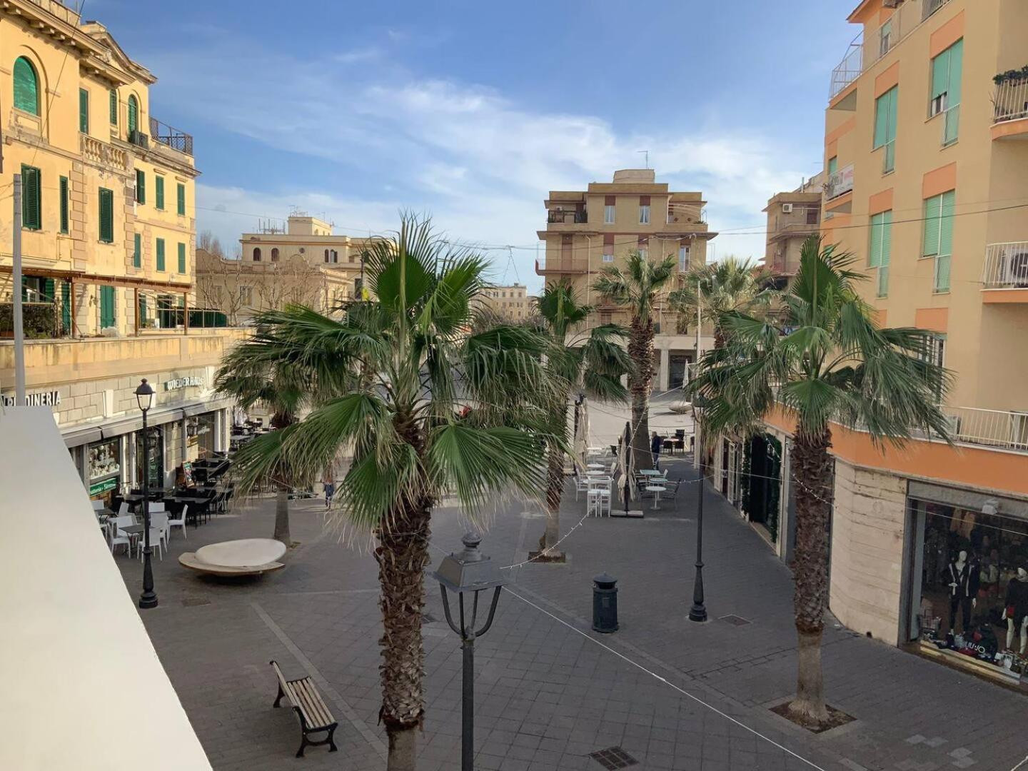 Rome, Beautiful Apartment In A Vintage Building Lido di Ostia Luaran gambar
