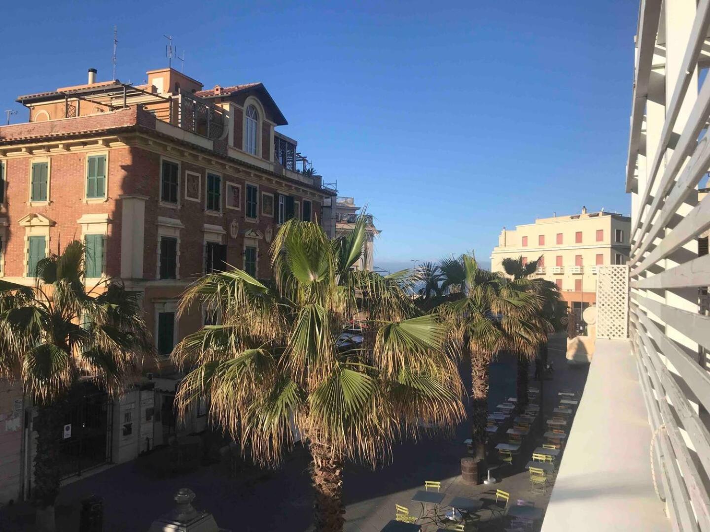 Rome, Beautiful Apartment In A Vintage Building Lido di Ostia Luaran gambar